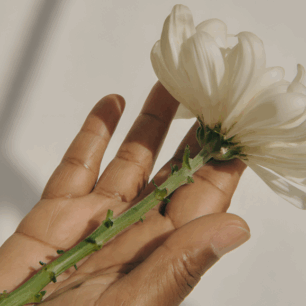 Grainy-Photocenteric-5-Daily-Habits-for-a-Healthier-Life-Instagram-Carousel-Post (1)